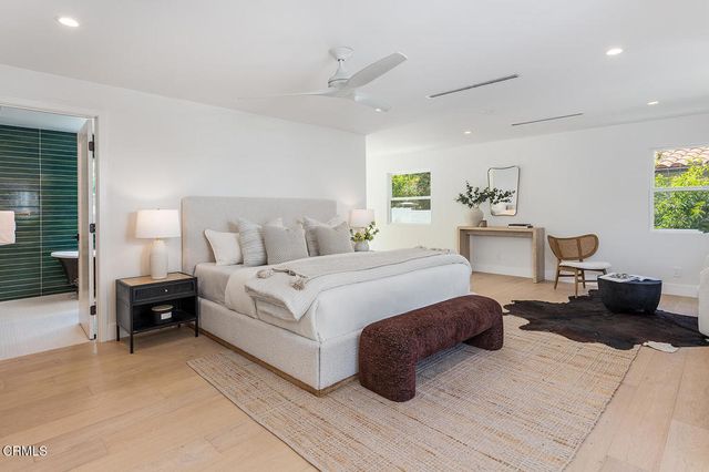1475 N Bundy Drive, Los Angeles, CA 90049