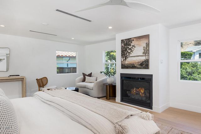 1475 N Bundy Drive, Los Angeles, CA 90049
