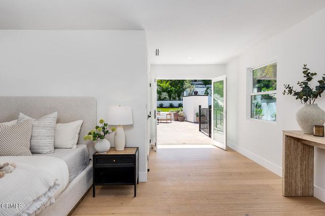1475 N Bundy Drive, Los Angeles, CA 90049
