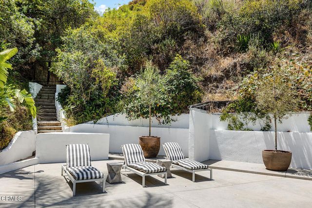 1475 N Bundy Drive, Los Angeles, CA 90049