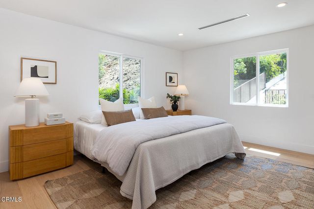 1475 N Bundy Drive, Los Angeles, CA 90049