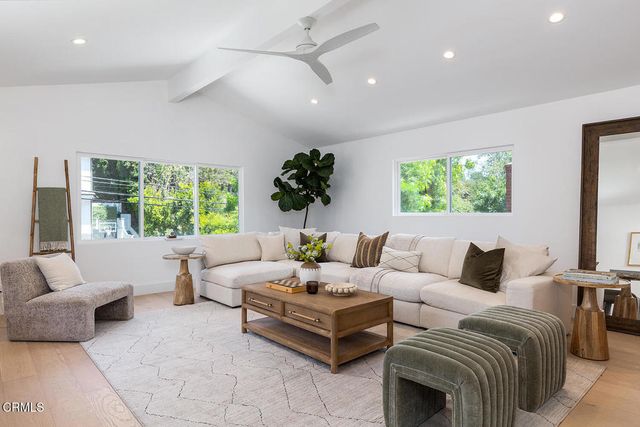 1475 N Bundy Drive, Los Angeles, CA 90049