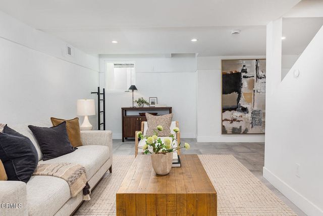1475 N Bundy Drive, Los Angeles, CA 90049