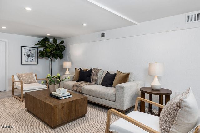 1475 N Bundy Drive, Los Angeles, CA 90049