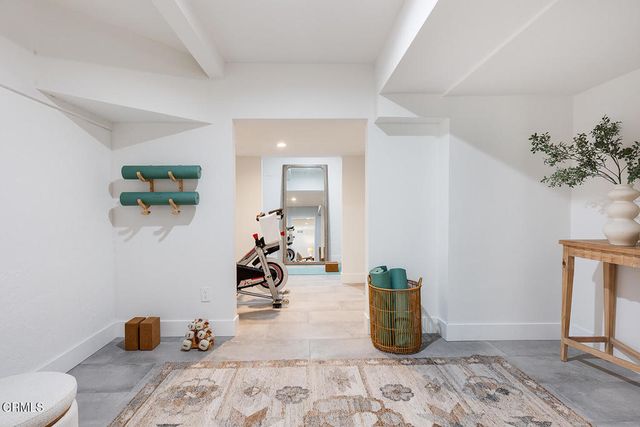 1475 N Bundy Drive, Los Angeles, CA 90049