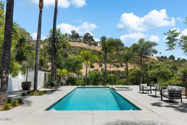 1475 N Bundy Drive, Los Angeles, CA 90049