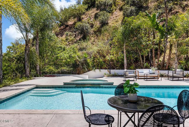 1475 N Bundy Drive, Los Angeles, CA 90049
