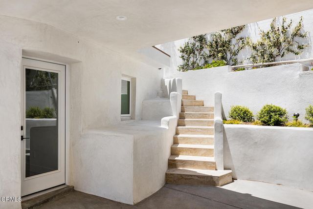 1475 N Bundy Drive, Los Angeles, CA 90049