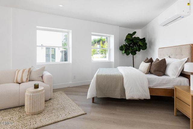 1475 N Bundy Drive, Los Angeles, CA 90049