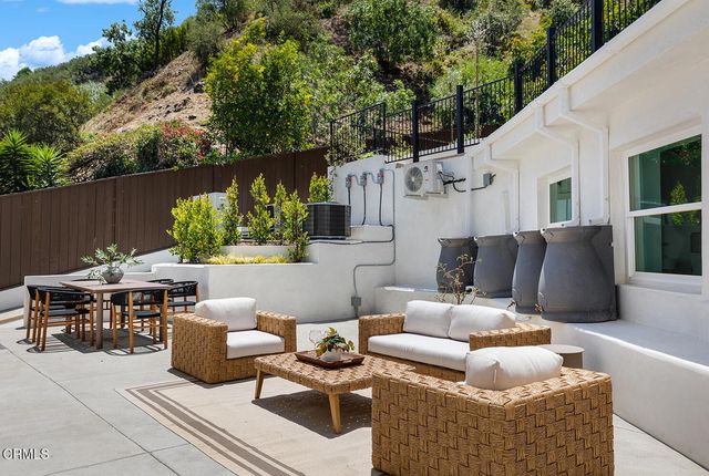 1475 N Bundy Drive, Los Angeles, CA 90049