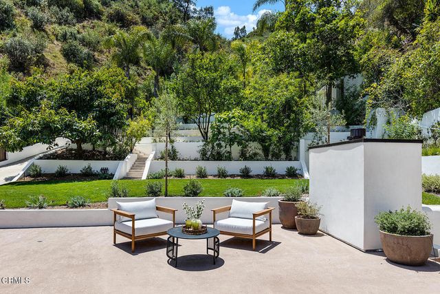 1475 N Bundy Drive, Los Angeles, CA 90049