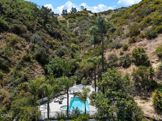 1475 N Bundy Drive, Los Angeles, CA 90049