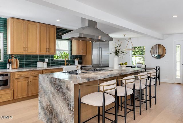 1475 N Bundy Drive, Los Angeles, CA 90049