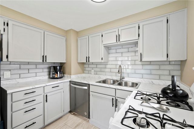 15401 2nd Avenue NE, Shoreline, WA 98155