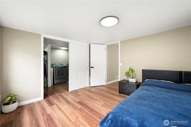 15401 2nd Avenue NE, Shoreline, WA 98155
