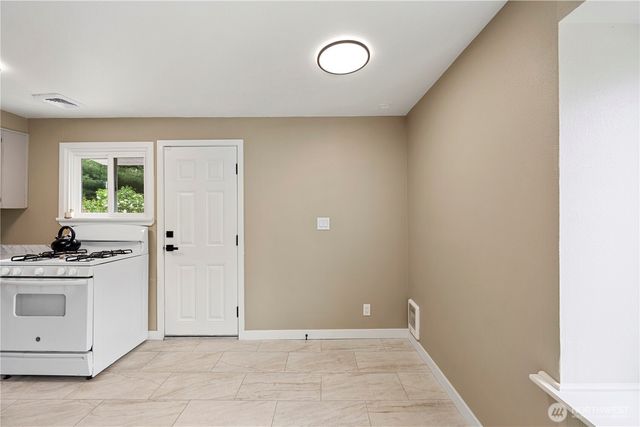 15401 2nd Avenue NE, Shoreline, WA 98155