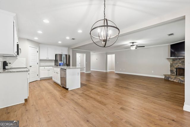 177 Loch Way, Eatonton, GA 31024