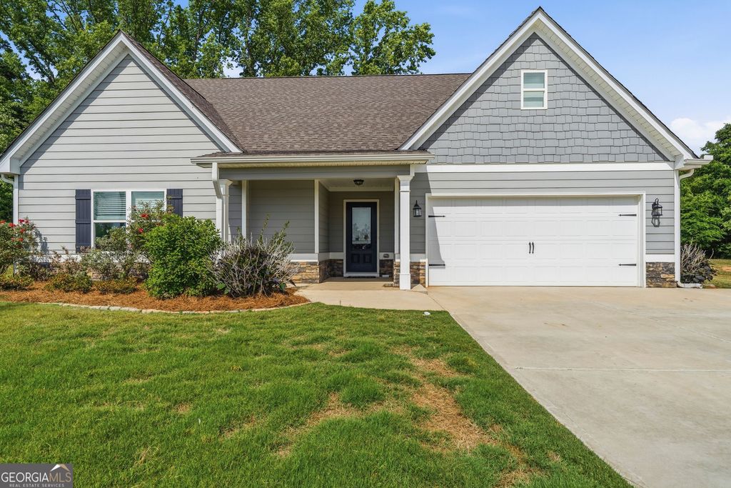 177 Loch Way, Eatonton, GA 31024
