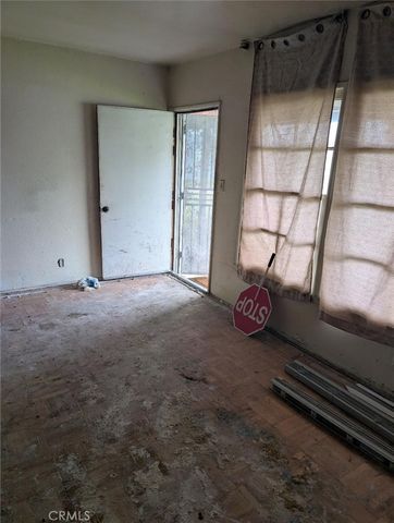 2430 W Bennett, Compton, CA 90220