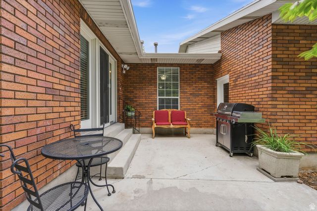 4796 S SAXONY CIR, Holladay, UT 84117