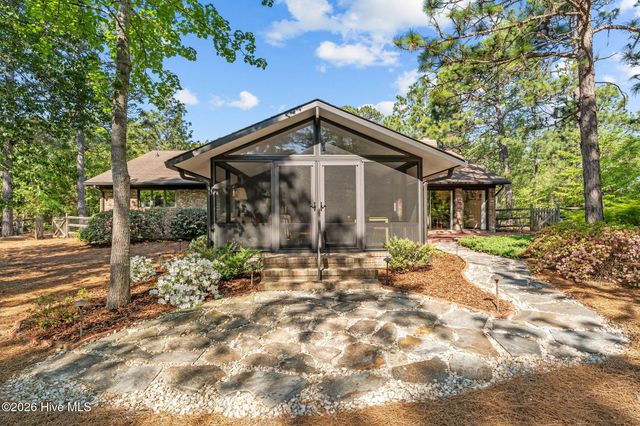 3 Mcdonald Place, Pinehurst, NC 28374