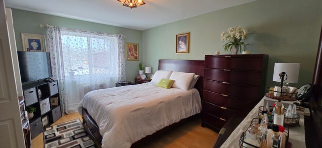 10467 DEARLOVE Road 6, Glenview, IL 60025