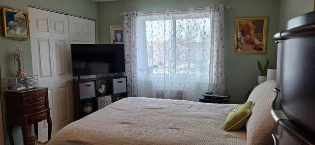 10467 DEARLOVE Road 6, Glenview, IL 60025