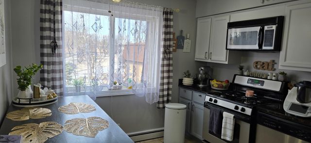 10467 DEARLOVE Road 6, Glenview, IL 60025