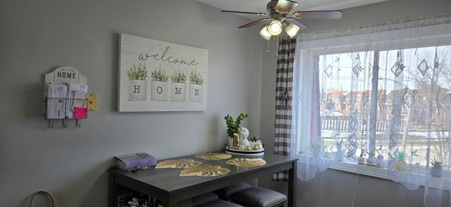 10467 DEARLOVE Road 6, Glenview, IL 60025