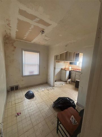 19762 Avon Avenue, Detroit, MI 48219