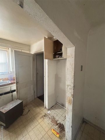 19762 Avon Avenue, Detroit, MI 48219