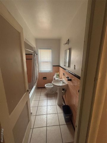 19762 Avon Avenue, Detroit, MI 48219