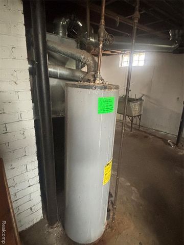 19762 Avon Avenue, Detroit, MI 48219