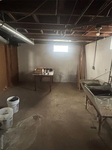 19762 Avon Avenue, Detroit, MI 48219