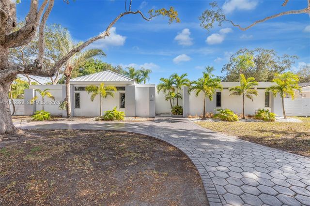 18555 SW 83rd Place, Cutler Bay, FL 33157
