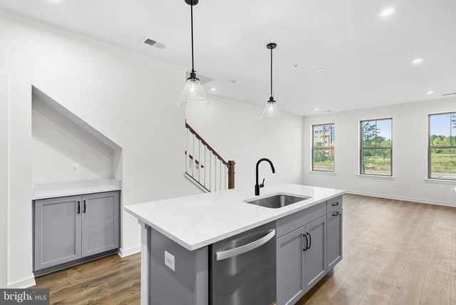 19714 MISTY MOSS SQ, Ashburn, VA 20147