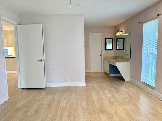 1460 NW 19th Terrace 71-a, Delray Beach, FL 33445