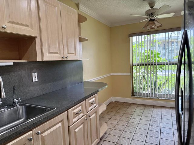 1460 NW 19th Terrace 71-a, Delray Beach, FL 33445