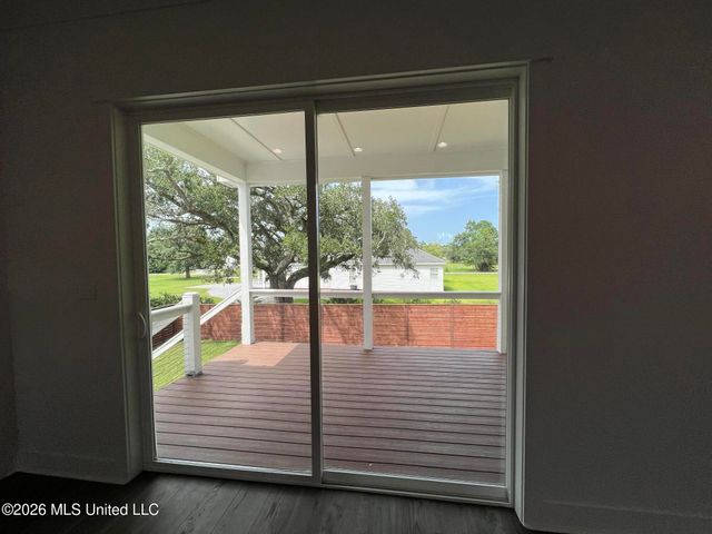 120 Grosvenor Place, Waveland, MS 39576