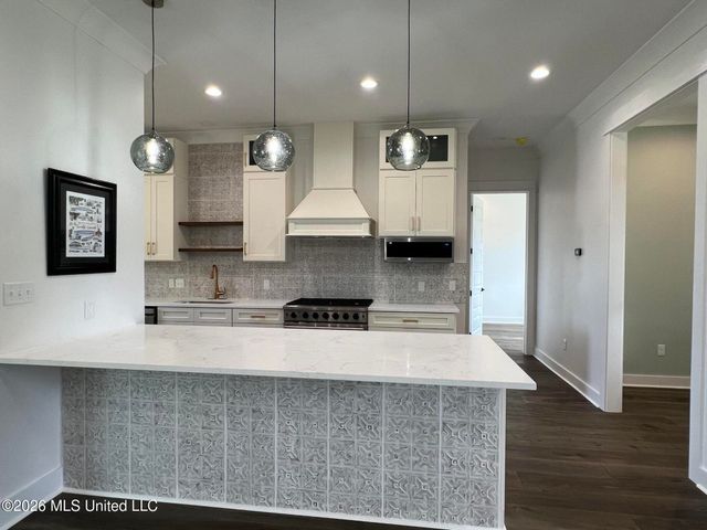 120 Grosvenor Place, Waveland, MS 39576