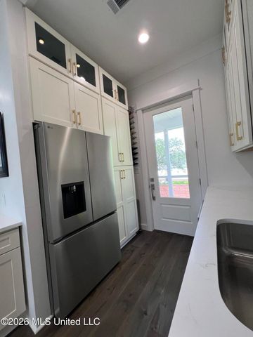120 Grosvenor Place, Waveland, MS 39576