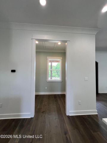 120 Grosvenor Place, Waveland, MS 39576
