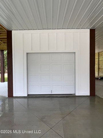 120 Grosvenor Place, Waveland, MS 39576