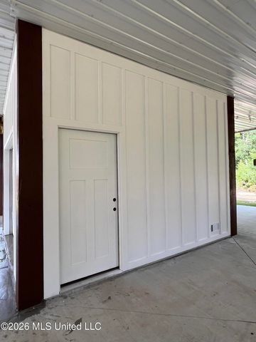 120 Grosvenor Place, Waveland, MS 39576