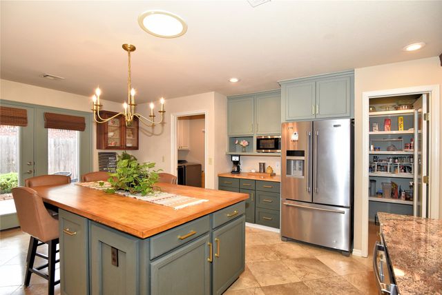 303 E 126th Street S, Jenks, OK 74037
