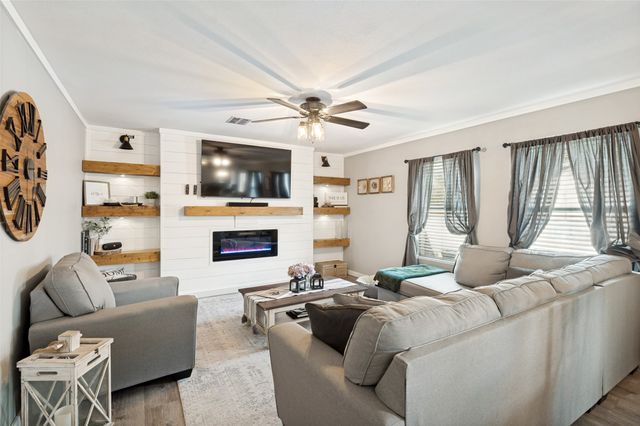 6015 Pietro Drive, Grand Prairie, TX 75052