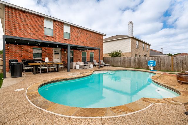 6015 Pietro Drive, Grand Prairie, TX 75052