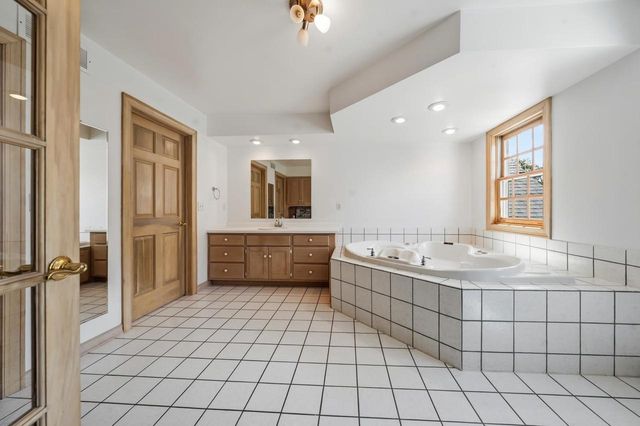 4720 WEDGESTONE COURT, Oneida, WI 54155