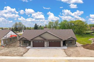 1060 Legend Lane, River Falls, WI 54022