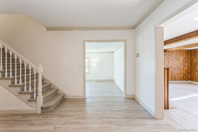 1 S Sutton Place, Lawrence, NY 11559